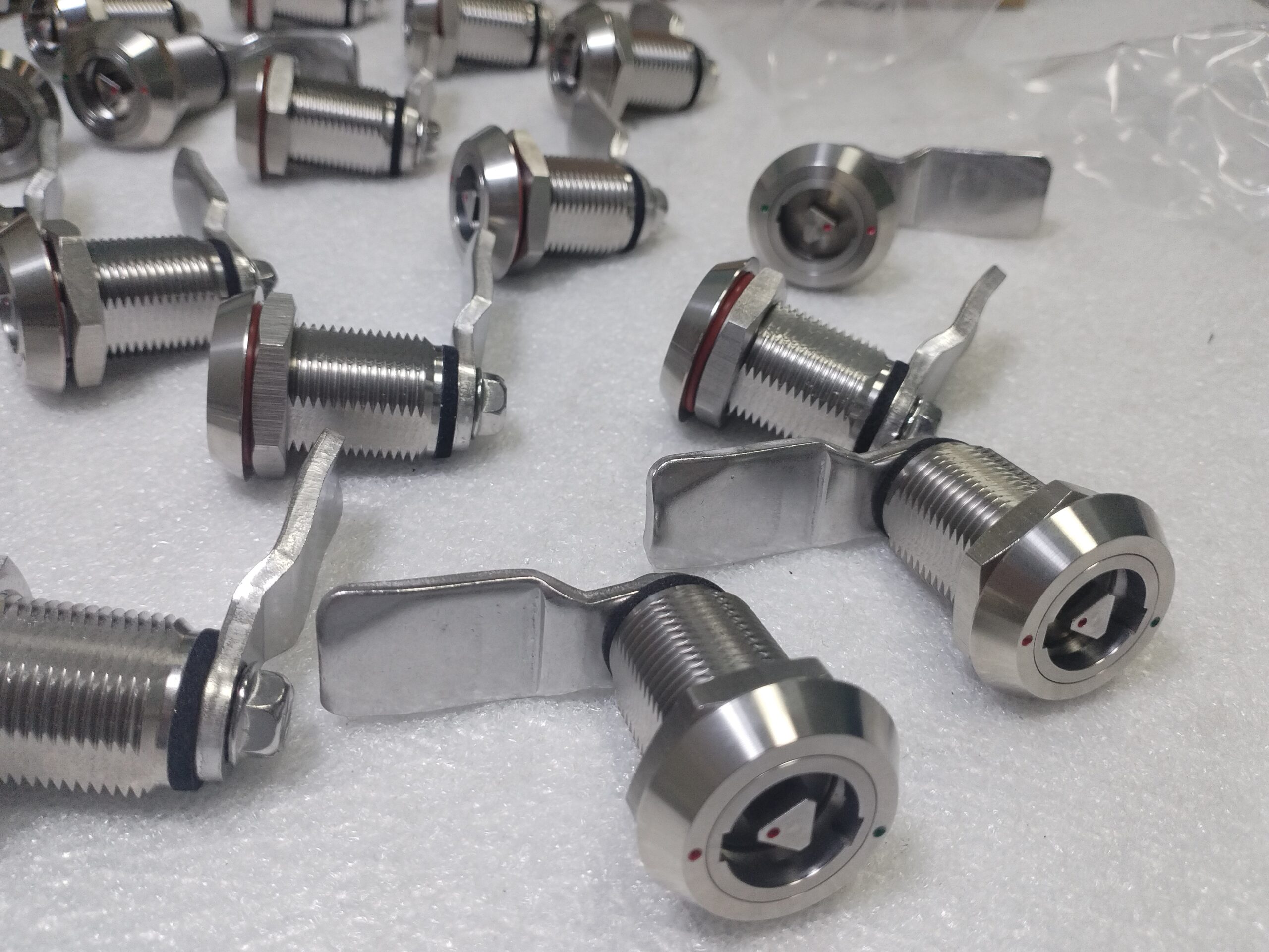 Stainless steel cam locks, industrial-grade locks for secure enclosures