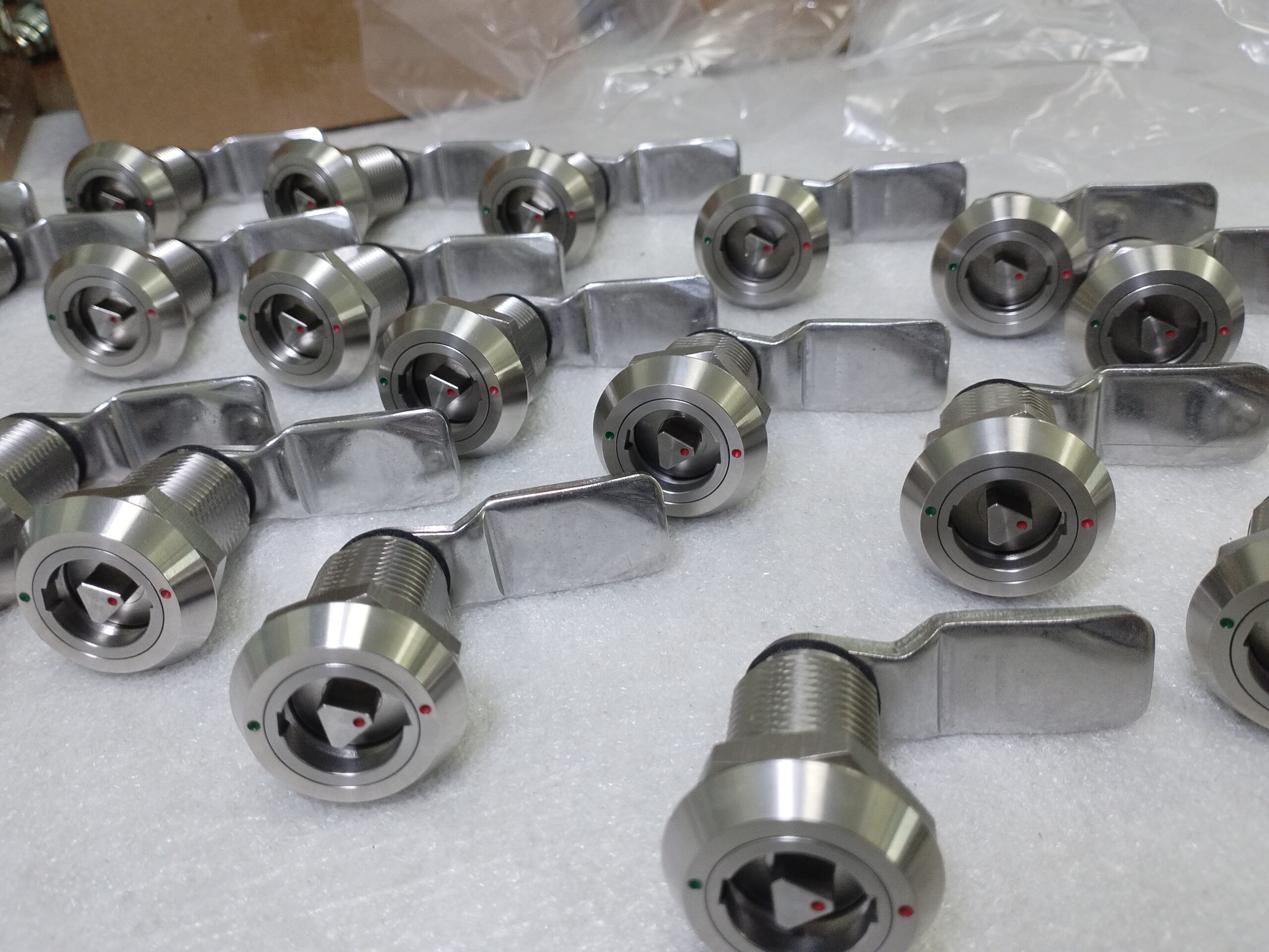Stainless steel compression lock, triangular compression lock for industrial use